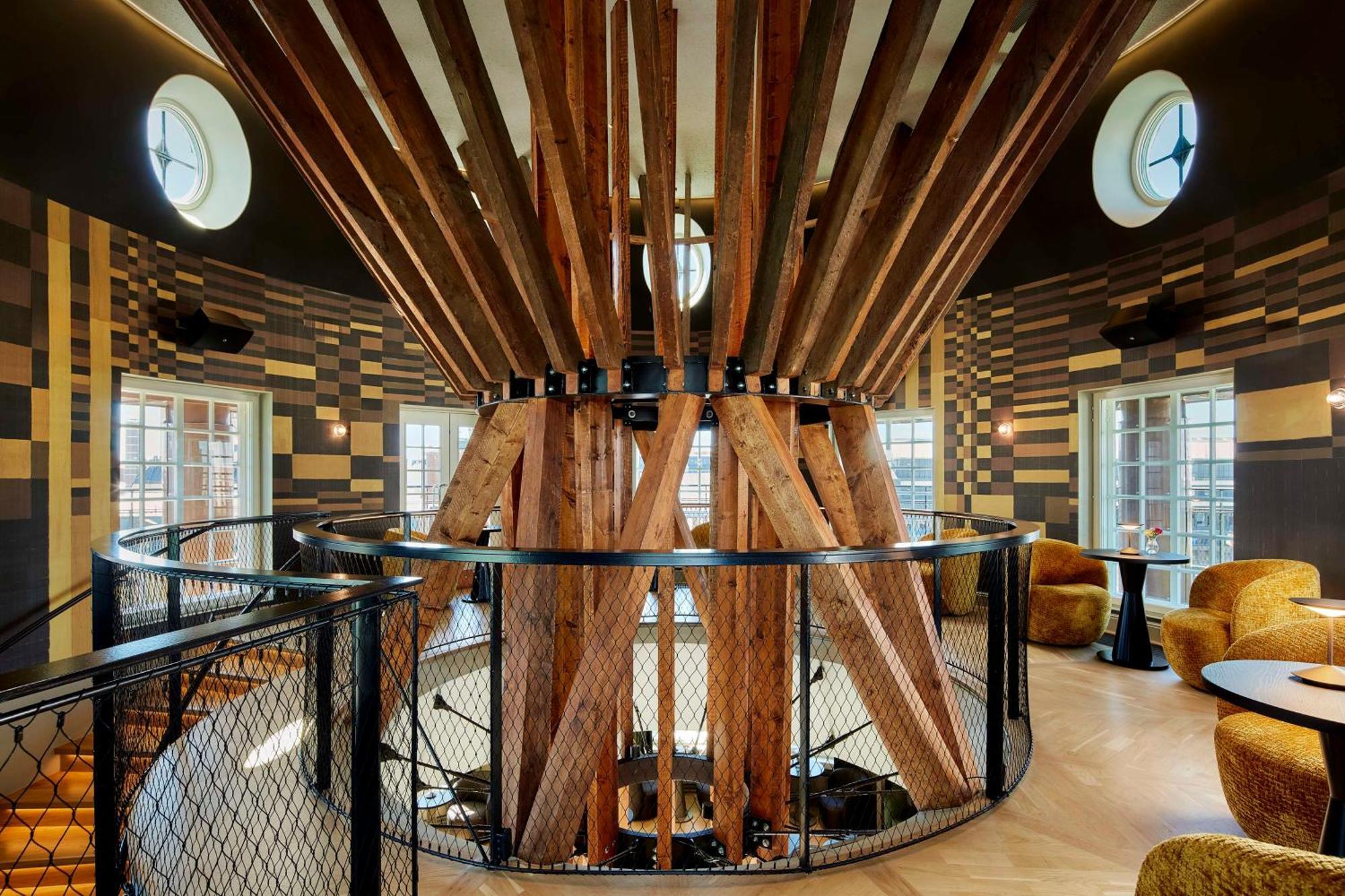 Nh Collection Helsinki Grand Hansa Buitenkant foto The interior of the Starbucks Reserve Roastery in Seattle
