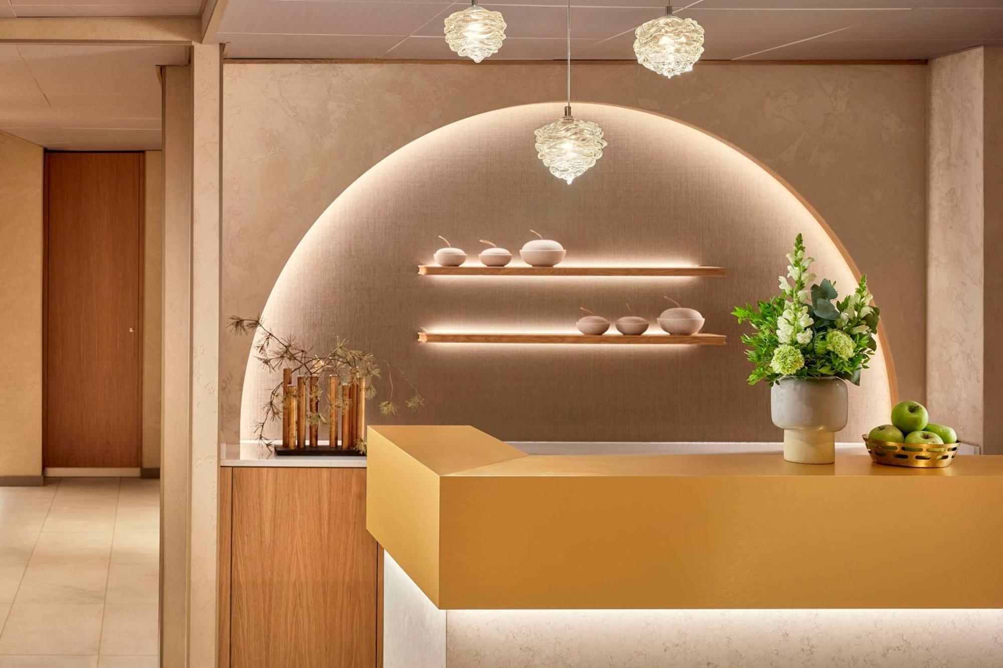 Nh Collection Helsinki Grand Hansa Buitenkant foto Reception desk at the hotel